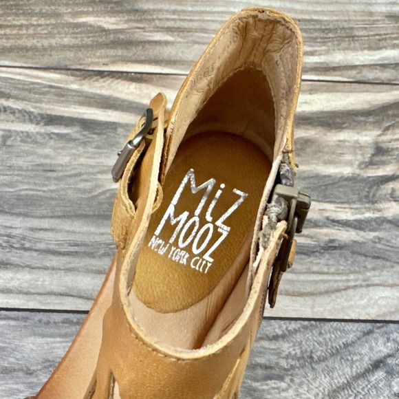 NIB Miz Mooz Current 38 7.5-8 Tan Leather Open Toe Cutout Heeled Sandal Wheat - Picture 8 of 12